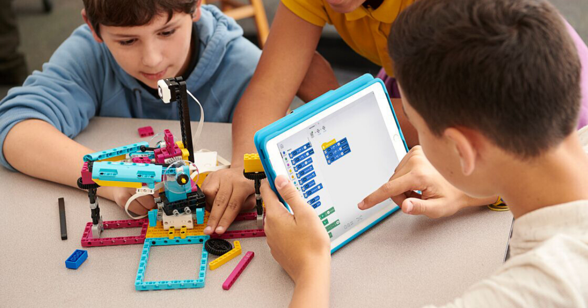 Renovate the classroom with LEGO® Education